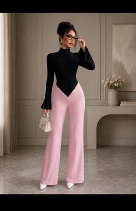 Combinaison pour femme noir et rose à col montant, manches cloche et bordure de perles en color block