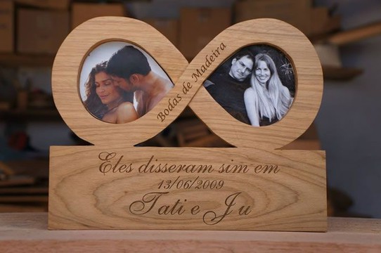 Cadre photo de couple en bois