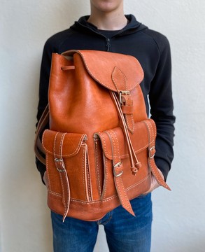 Sac à dos en cuir véritable haute qualité 100% fait main.