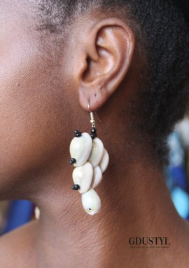 Boucles d'oreille Cauris " Aissata"