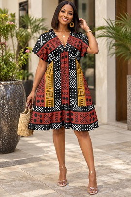 Robe kimono vibrante pour femme en bogolan, col en V et manches courtes | Robe imprimée en bogolan africain