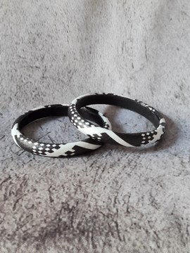 YEMOJA "S" bracelet in black and white WAX fabric-loincloths
