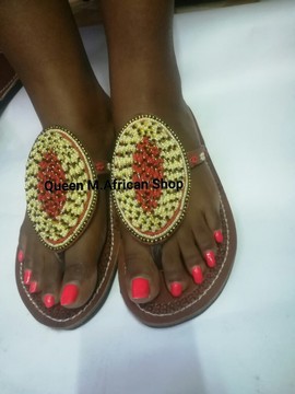 African Women Maasai beaded Biege/Maroon sandals