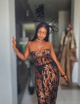 Exquisite Feathers Fascinator For Weddings/Special occasions