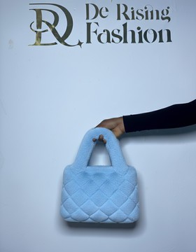 Sac à bandoulière duveteux bleu ciel