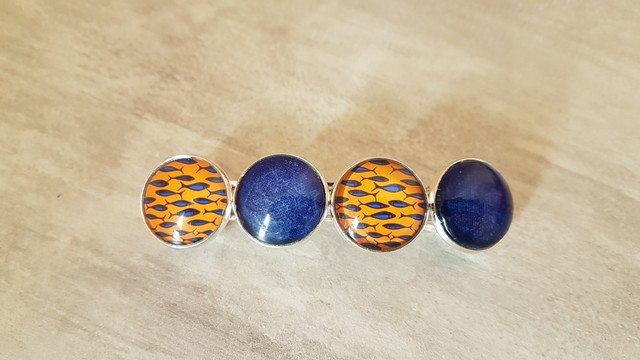 Cabochon wax hair clip
