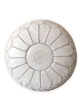 Poufs in comfortable genuine leather with high-end finish
