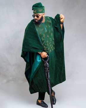 Ensemble Agbada de luxe pour homme en velours vert émeraude | Tenue traditionnelle nigériane pour mariage et marié | Africain