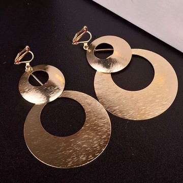 "Sita" gold hoop earrings