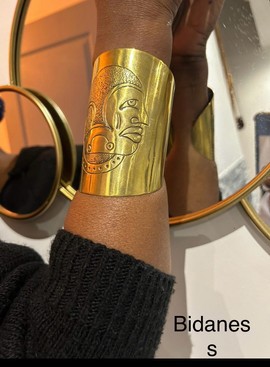 Very beautiful bronze cuff