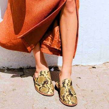 Babouche ” Taïpan ” unisexe en cuir Jaune, balgha upcyclé