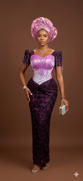 Robe corset en dentelle prune et lilas bicolore avec manches à franges