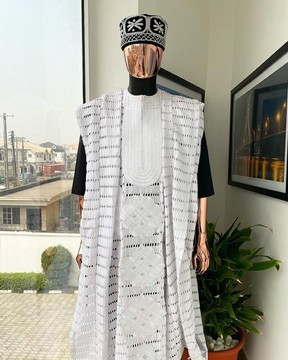 A white dropping line weaving design embroidery agbada