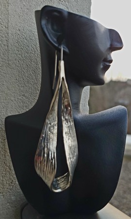 Elegant copper-colored earrings
