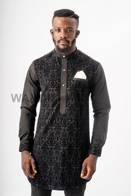 Chemise de ville noire à demi-col avec motif gaufré en velours, chemise pour homme africain