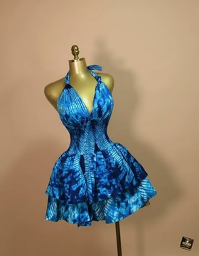Robe courte dos nu
