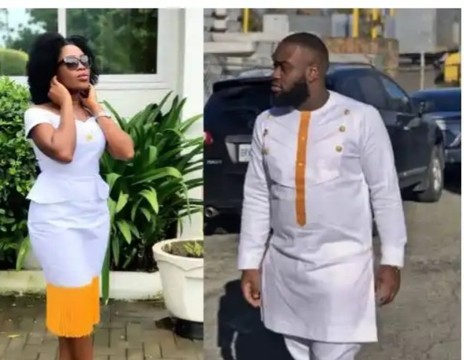 Beaux vêtements traditionnels blancs, africains pour hommes et femmes pour couple