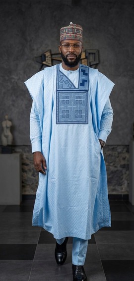 Ensemble Agbada de Luxe pour Homme avec Chapeau ✨