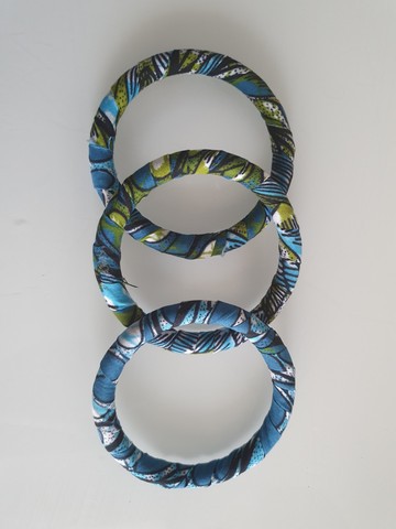 Lot of 3 bracelets in wax