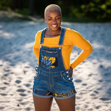 Short dungarees with a touch of wax