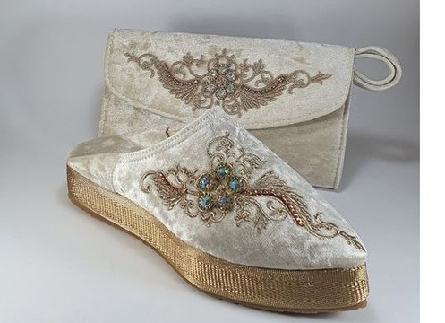 Handmade slippers and wallet set for women