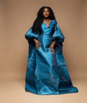 Robe boubou caftan en mikado chatoyant bleu sarcelle vibrant