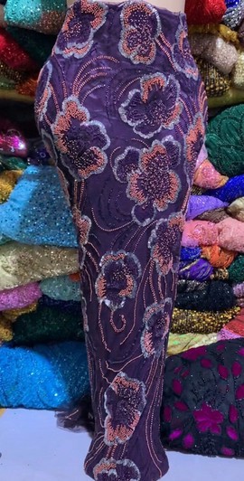Dentelle de tulle brodée de perles et de perles tubulaires de luxe (5 yards)