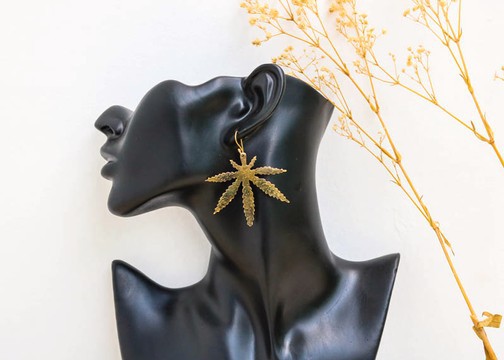 Boucles d’oreilles en laiton africain, boucles d’oreilles cannabis, boucles d’oreilles weed, boucles d’oreilles Drop, cadeau de Noël