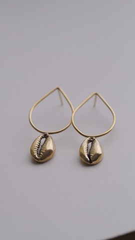 Tear drop brass earrings