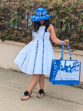 Mini robe / robe d'été/ robe courte/ robe de plage/collection LAMBAOINE/ Madagascar