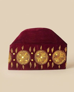 Royal Burgundy Velvet Fìlà Cap – Handcrafted Gold Embroidered Yoruba Traditional Cap for Men