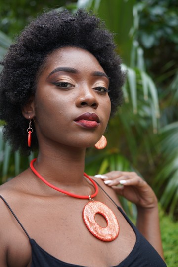 LIGHT21-07: NECKLACE + BO / METALLIC RED