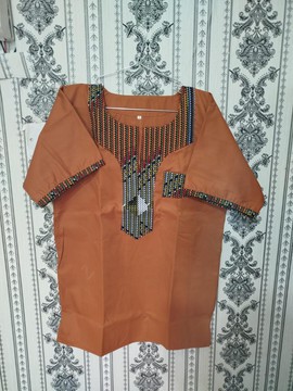 Chemise à motifs tribaux rouille Heritage – Haut africain traditionnel et affirmé pour homme