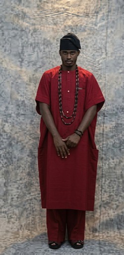 Ensemble Agbada rouge lie-de-vin pour homme – Tenue traditionnelle nigériane 3 pièces avec pantalon et bonnet