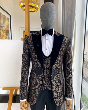 Un costume « Mandarin » floral noir et marron tortilla Peak Lapel