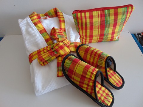 Box Bathrobe in madras fabric / Toiletry bag / Slippers. HANDMADE in FRANCE