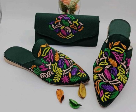 Ensemble de babouche et portefeuille fait main