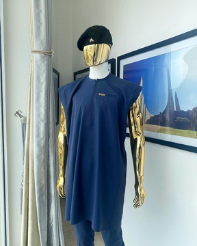 An Irish navy blue dashiki &amp; black beret