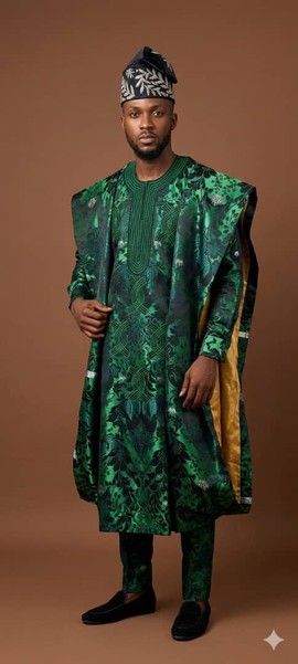 Elegant Men's Agbada design