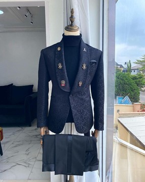 Un costume «lacasa de Papel» jacquard à motifs noir anthracite rechargé