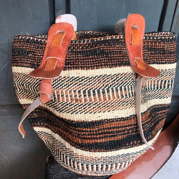 Fine weave kiondo/ beach bag/ woven sisal handbag/ kiondo handmade handbag