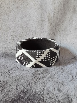 OSHUN bracelet in black and white WAX fabric-loincloths