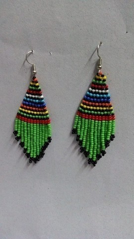 Boucles d'oreilles de perles africaines avec glands, boucles d'oreilles à franges, boucles d'oreilles élégantes, boucles d'oreilles colorées, boucles d'oreilles Boho