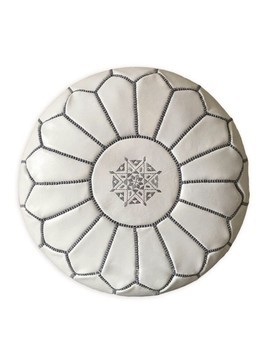 Poufs in comfortable genuine leather with high-end finish