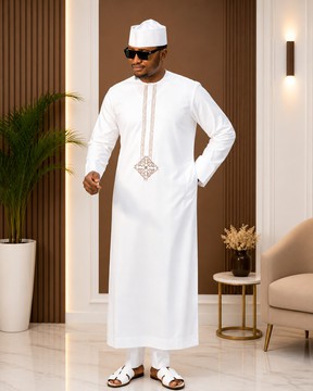 Élégant kaftan blanc africain pour homme – tenue traditionnelle nigériane, kaftan musulman brodé