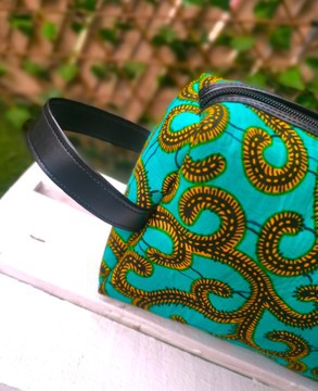 TROUSSE DE TOILETTE EN WAX