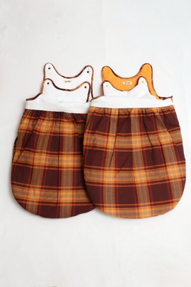Gigoteuse Madras Marron Fait main. 0 à 12 mois