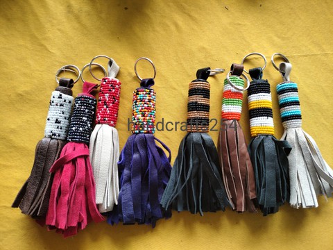Set of 6 Keychain, key holder made from leather and beads, unisex accessories, bag charm