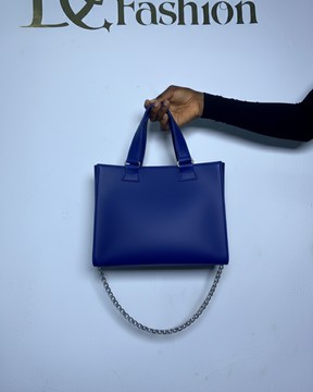 Sac cabas élégant bleu avec bandoulière à chaîne