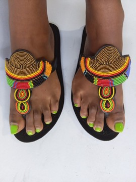 Sandales maasaï femmes africaines / 2021 / newstock / cuir / sandales plates